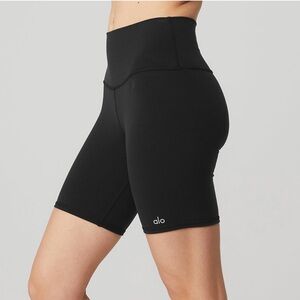 Alo 7" High-Waist Biker Short - Black